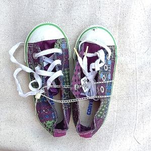 Toddler converse sneakers size 8.5
